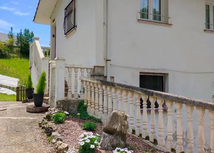 Antzomendi Apartment